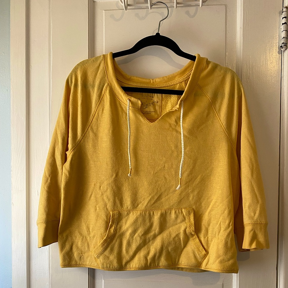 Pullover sweatshirt top